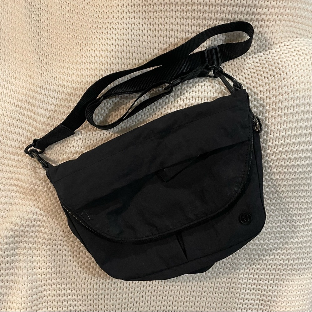 Lululemon Athletica All Black All Night Festival Bag 5L